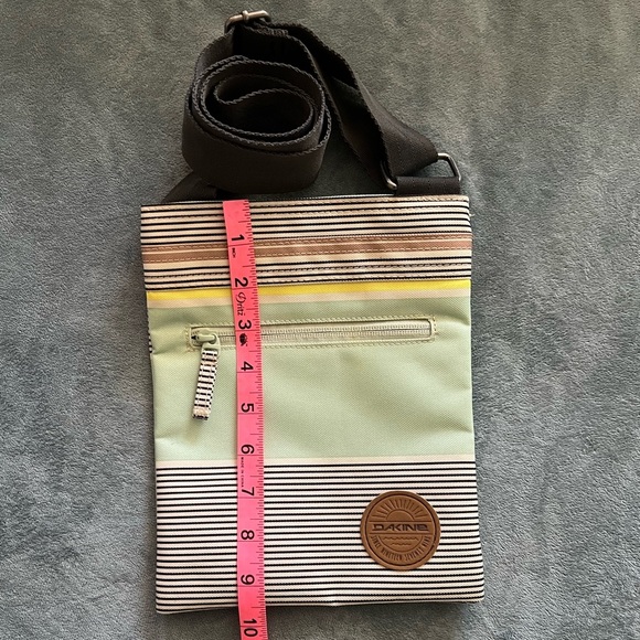 Dakine Crossbody Purse - Picture 7 of 7